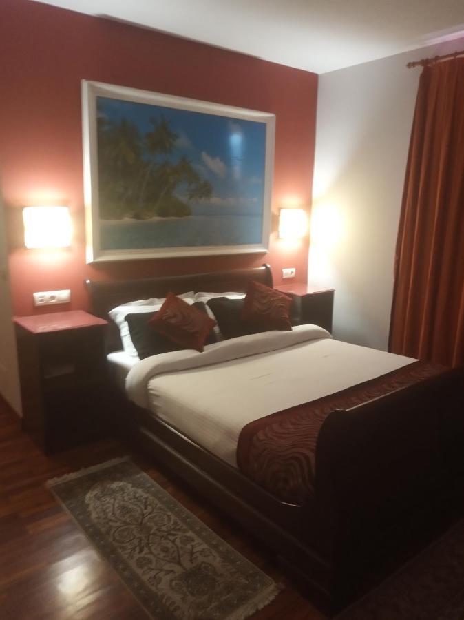 Hotel Kerala San Esteban de Pravia ภายนอก รูปภาพ